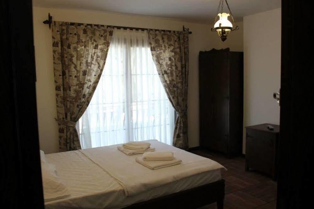 Kaptan Motel Siğacık Bagian luar foto